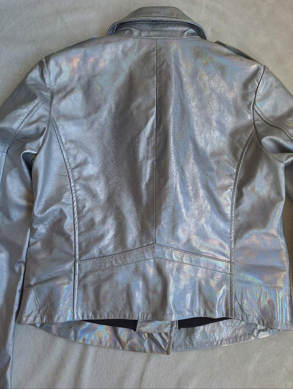 ✨ MAURITIUS Silver Holographic Leather Moto Jacket Sz L (Fits like M) ✨️ - Picture 16 of 16
